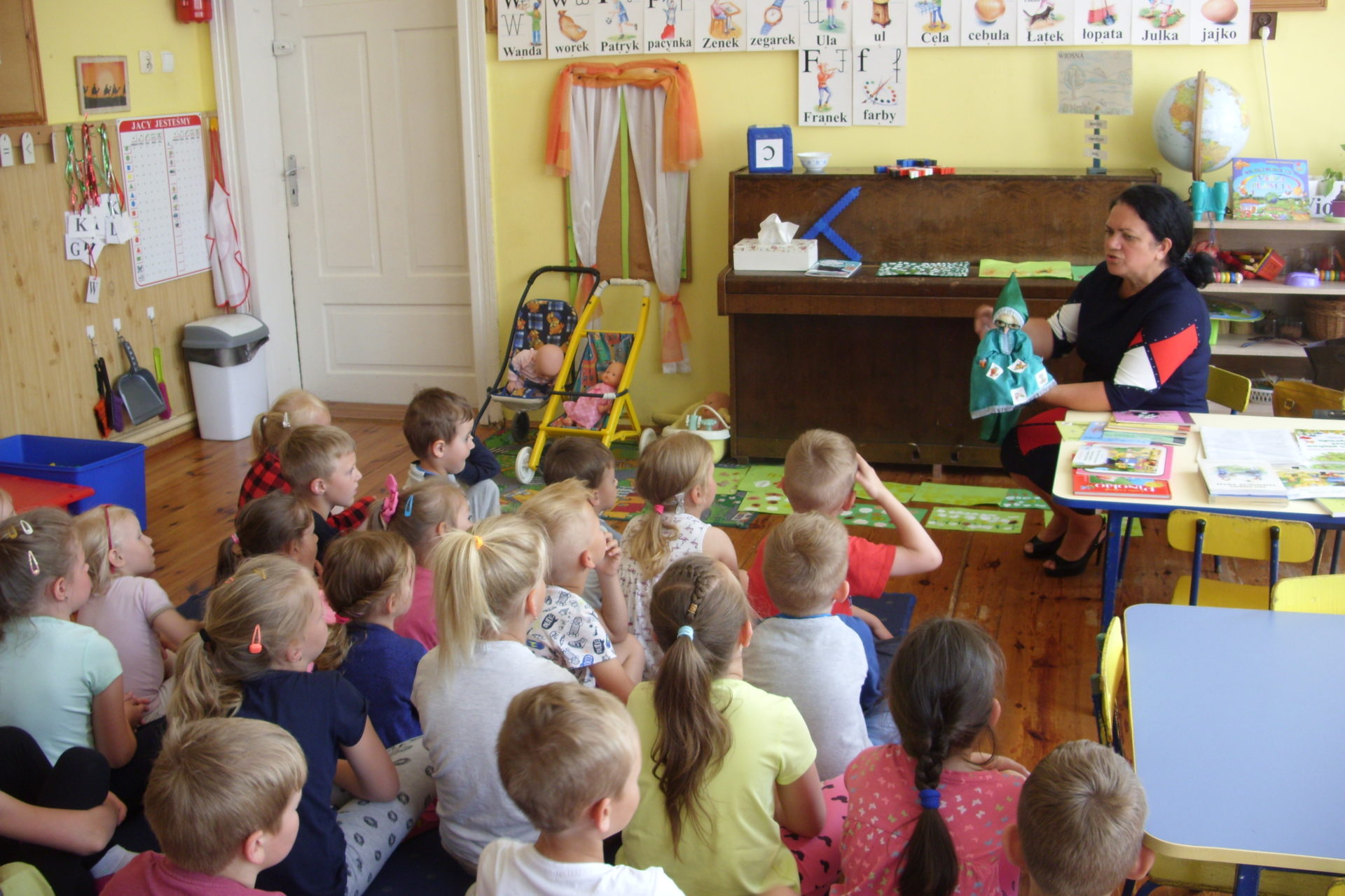 Cała  Polska  czyta dzieciom.